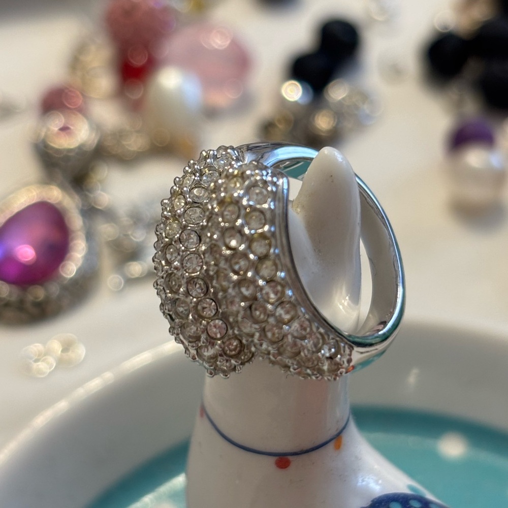 💍 Elegant Crystal Bypass Ring